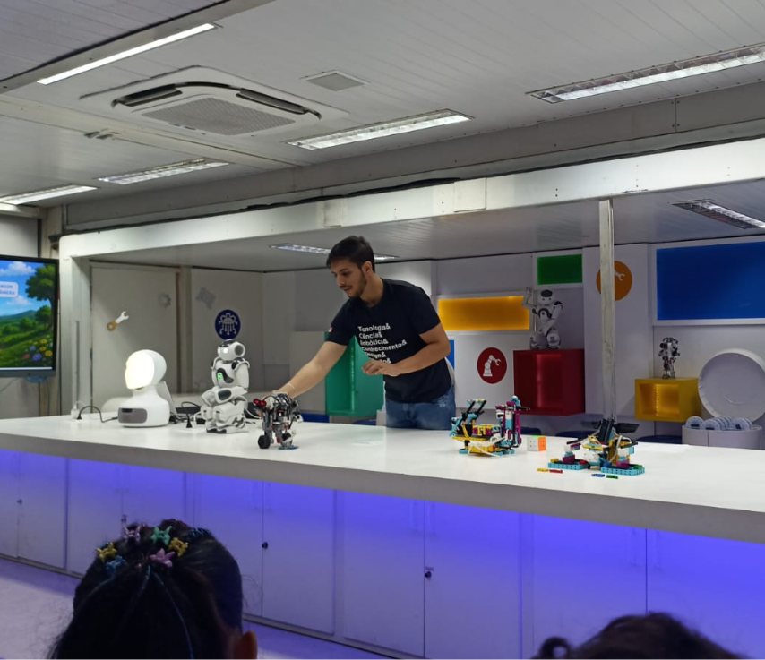 Salto Grande recebe Unidade Móvel do SESI com atividades de Ciência e Tecnologia para estudantes